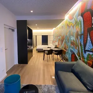 Blackhome I Contactless Check-in 4*, Graz Áustria